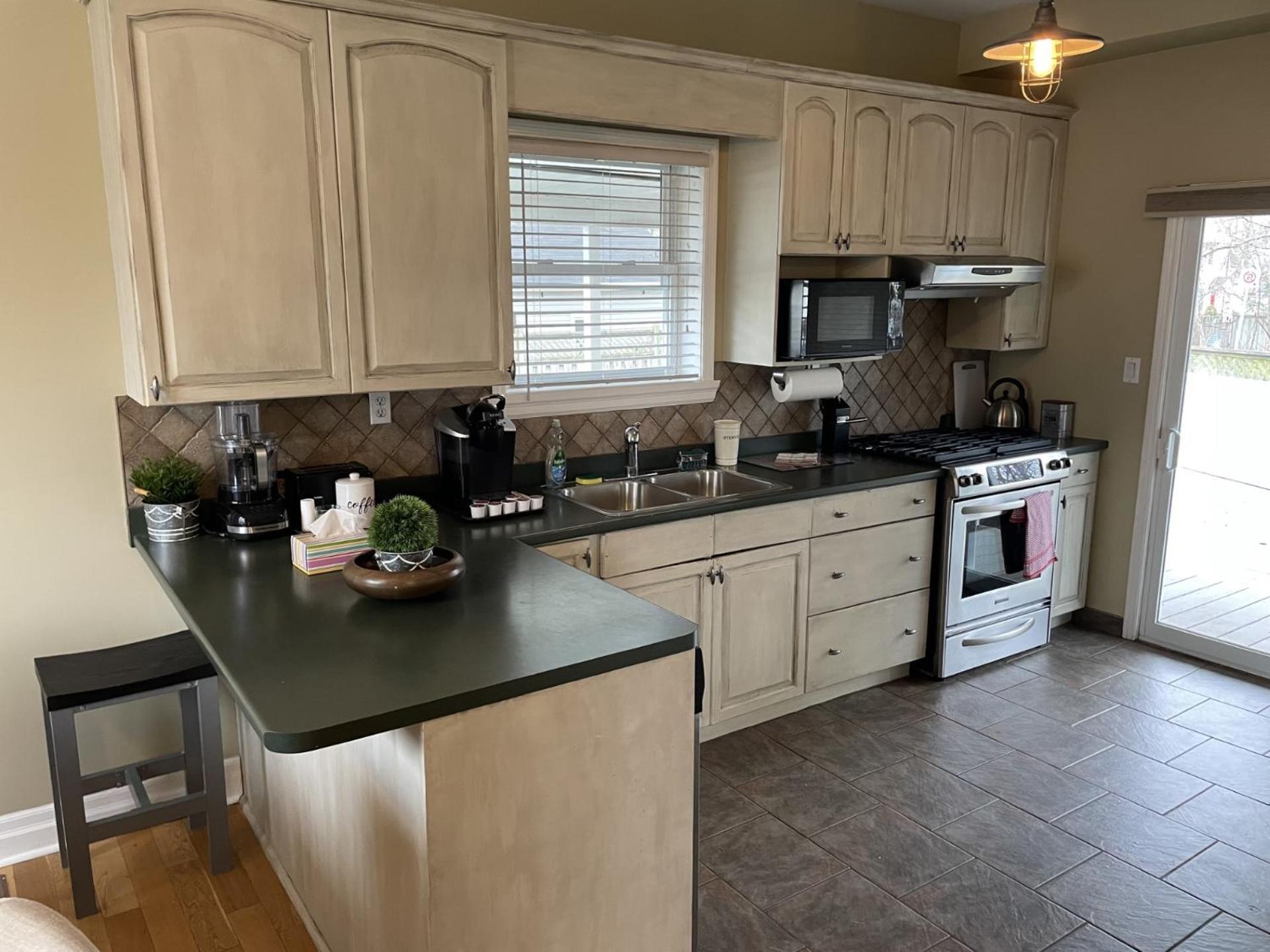 Holiday home Ultra Close To Clifton Hill And The Falls & Wonderful Free Breakfast Delivered Daily *